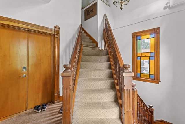 270 Orange St Apt 2, Manchester, NH 03104