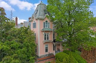 270 Orange St Apt 2, Manchester, NH 03104