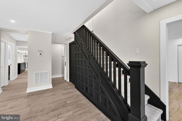 90 MAIN STREET, Washington, VA 22747