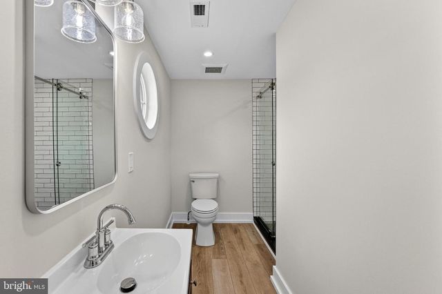 90 MAIN STREET, Washington, VA 22747