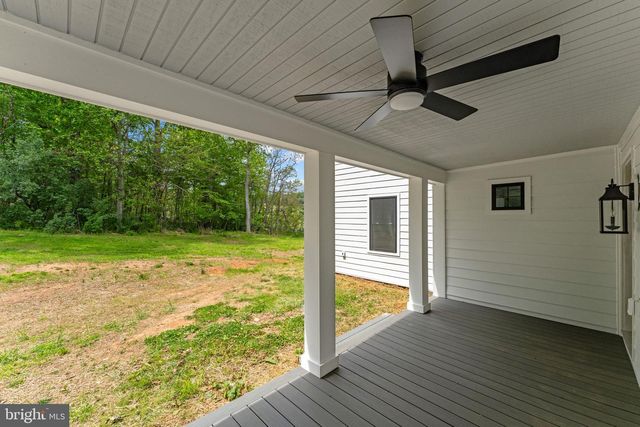 90 MAIN STREET, Washington, VA 22747