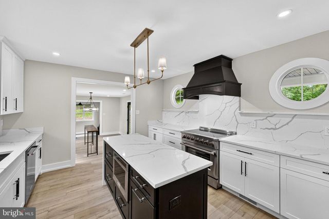 90 MAIN STREET, Washington, VA 22747