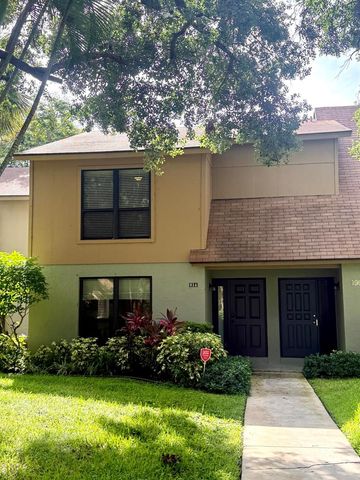 814 Sandtree Drive, Palm Beach Gardens, FL 33403