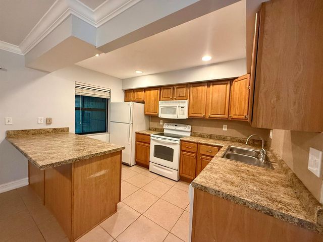 814 Sandtree Drive, Palm Beach Gardens, FL 33403