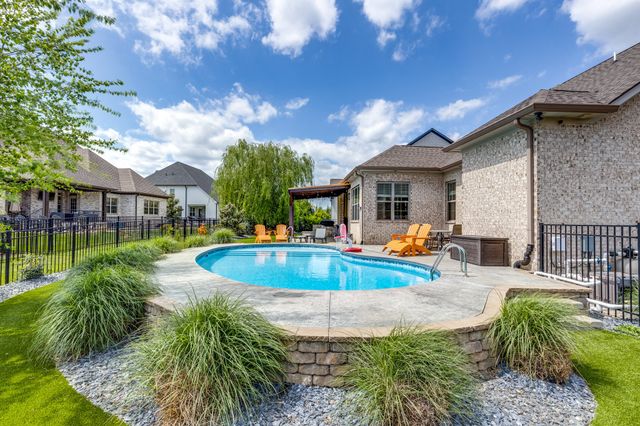 5007 Brill Ln, Spring Hill, TN 37174