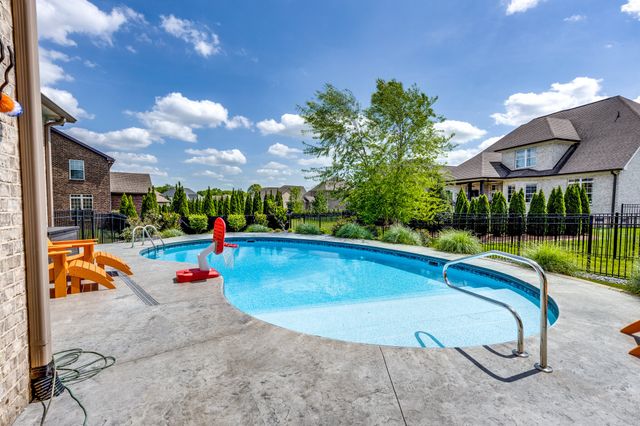 5007 Brill Ln, Spring Hill, TN 37174