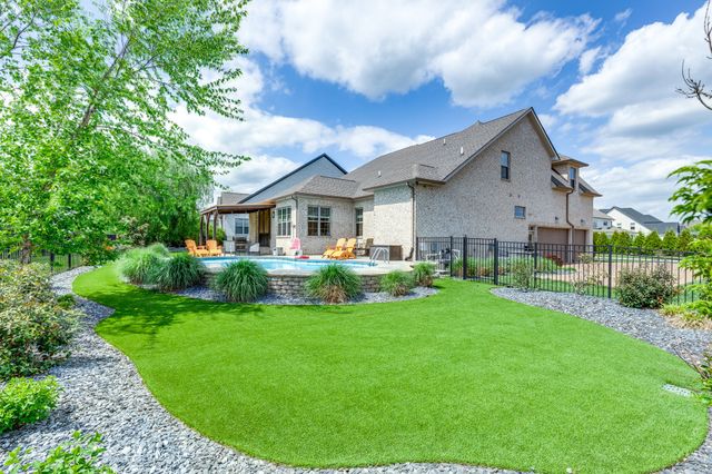 5007 Brill Ln, Spring Hill, TN 37174