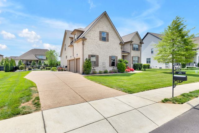 5007 Brill Ln, Spring Hill, TN 37174
