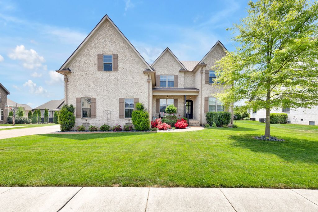 5007 Brill Ln, Spring Hill, TN 37174