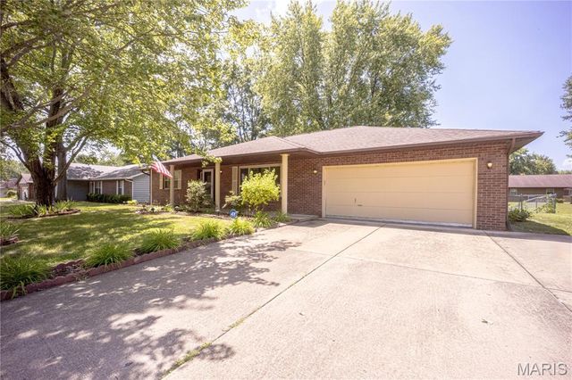 217 Adam Drive, Belleville, IL 62226
