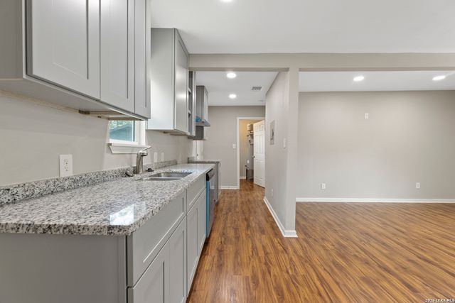 219 Finton, San Antonio, TX 78204