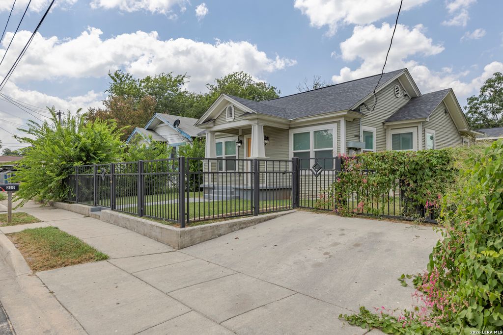 219 Finton, San Antonio, TX 78204