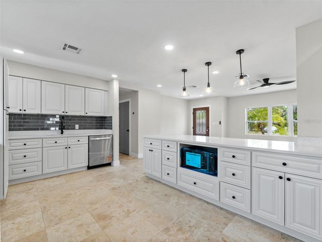 1242 BERMUDA STREET, Clearwater, FL 33755