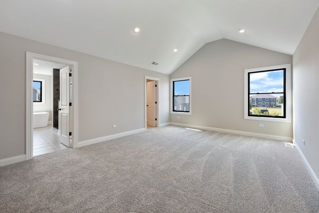 1033 Emerald Drive, Naperville, IL 60540