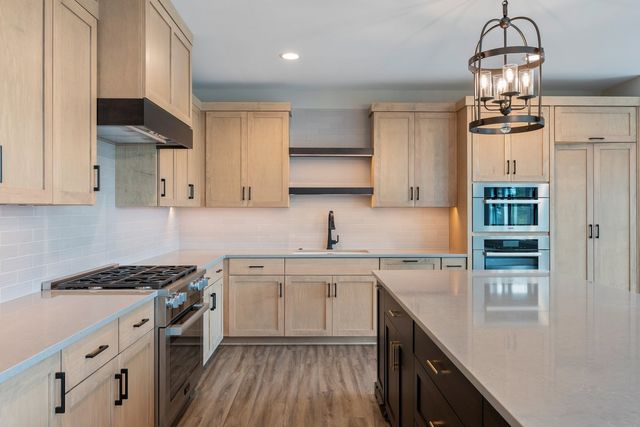 1033 Emerald Drive, Naperville, IL 60540