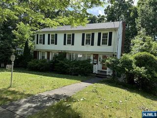 63 Farview Avenue 2, Paramus, NJ 07652