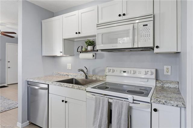 8071 Country RD # 204, Fort Myers, FL 33919