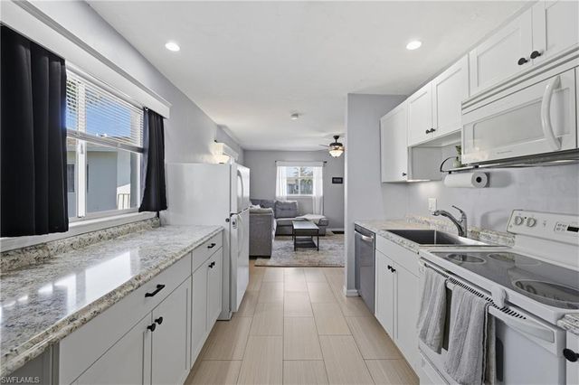 8071 Country RD # 204, Fort Myers, FL 33919