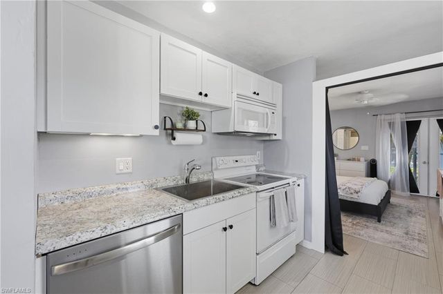 8071 Country RD # 204, Fort Myers, FL 33919