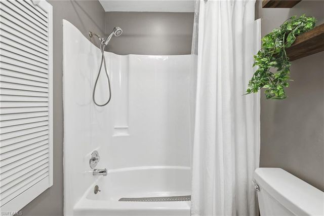 8071 Country RD # 204, Fort Myers, FL 33919