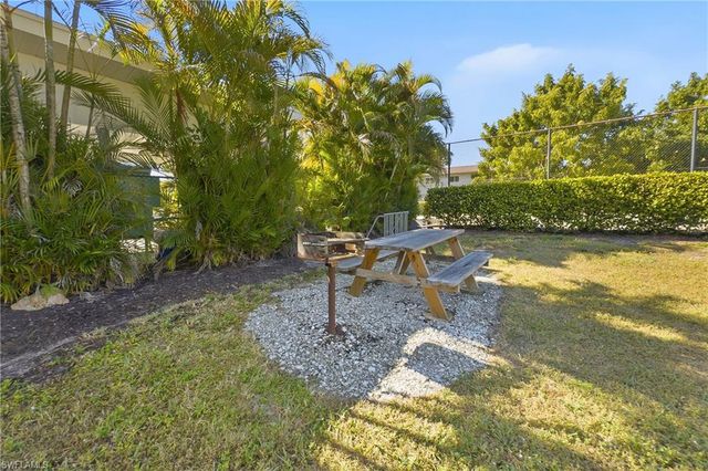 8071 Country RD # 204, Fort Myers, FL 33919