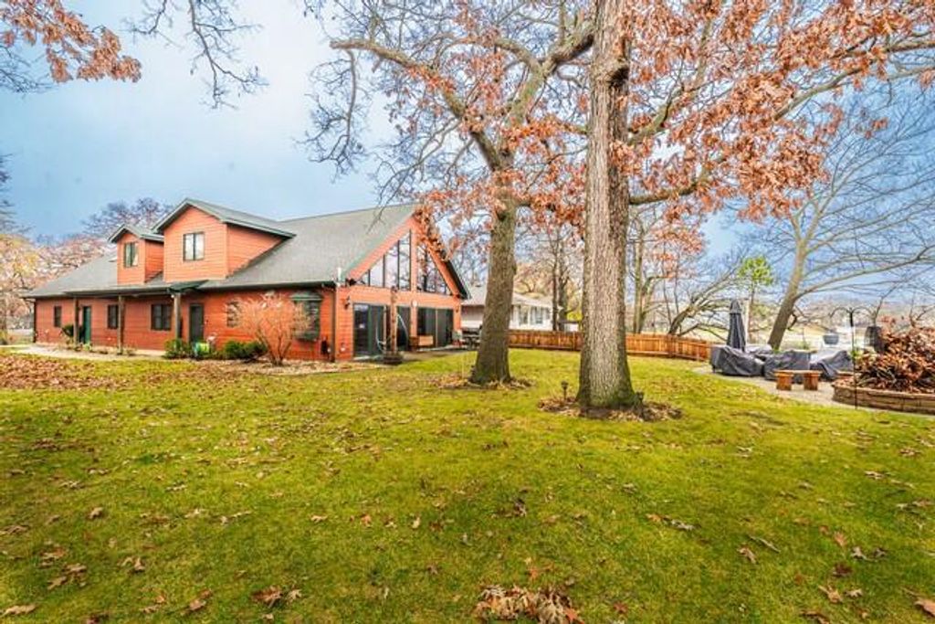 24121 64th PLACE, Salem, WI 53168