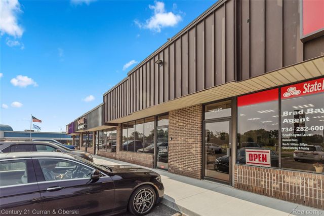 18708 Eureka, Southgate, MI 48195