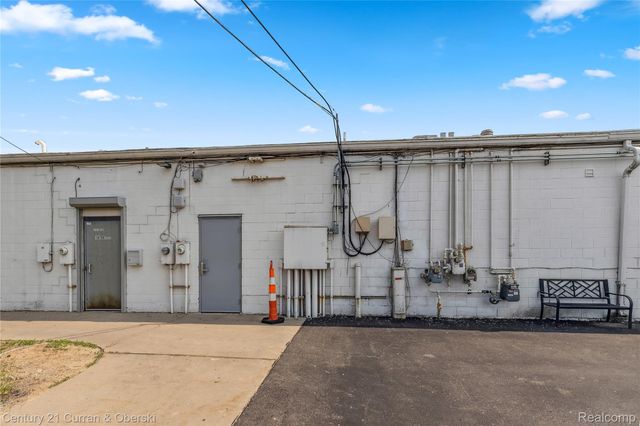 18708 Eureka, Southgate, MI 48195