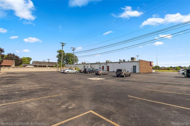 18708 Eureka, Southgate, MI 48195