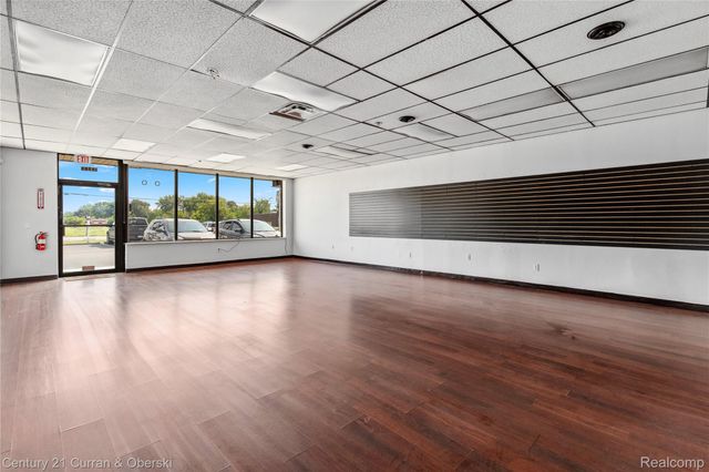 18708 Eureka, Southgate, MI 48195