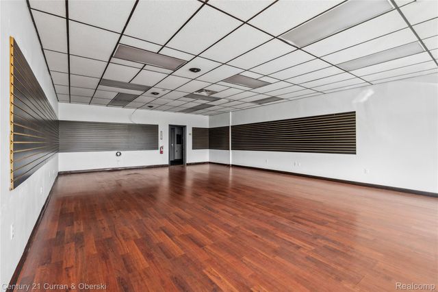 18708 Eureka, Southgate, MI 48195