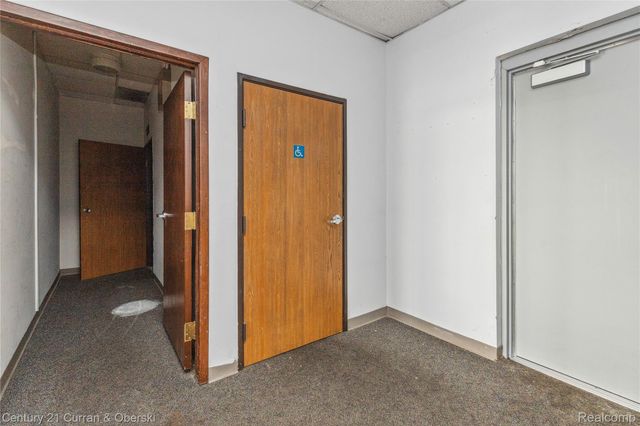 18708 Eureka, Southgate, MI 48195