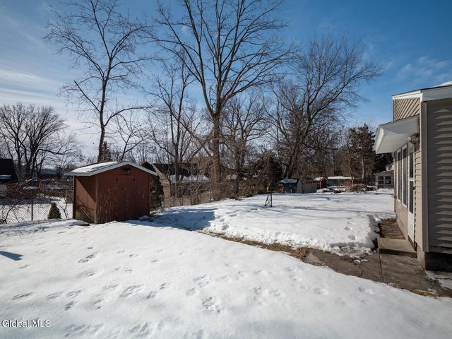 25 Fuller Terrace, Colonie, NY 12205