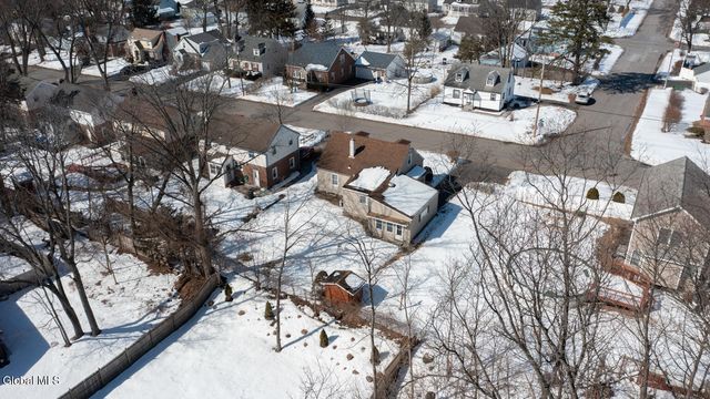 25 Fuller Terrace, Colonie, NY 12205