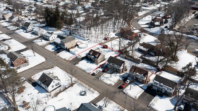 25 Fuller Terrace, Colonie, NY 12205