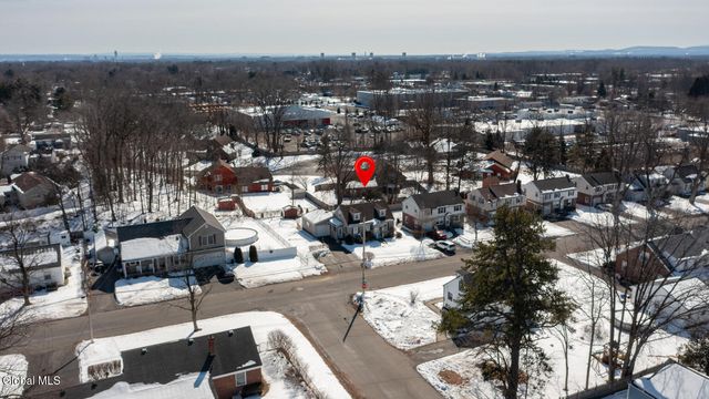 25 Fuller Terrace, Colonie, NY 12205