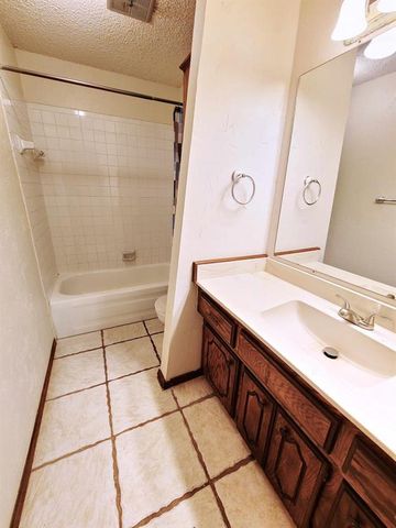 10413 Glascow Drive, Yukon, OK 73099