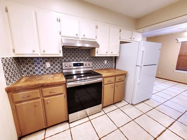10413 Glascow Drive, Yukon, OK 73099