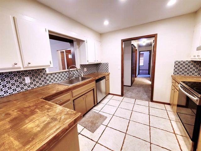 10413 Glascow Drive, Yukon, OK 73099