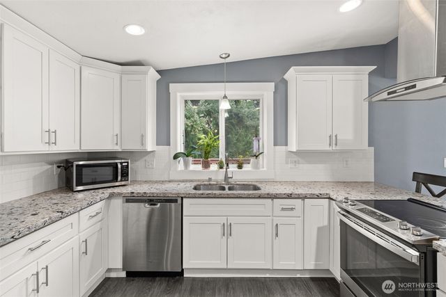 32206 71st Avenue Avenue S, Roy, WA 98580