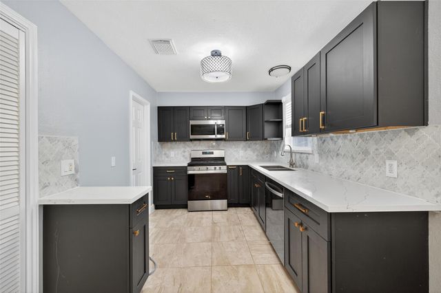 8927 Aspen Place Drive, Houston, TX 77071