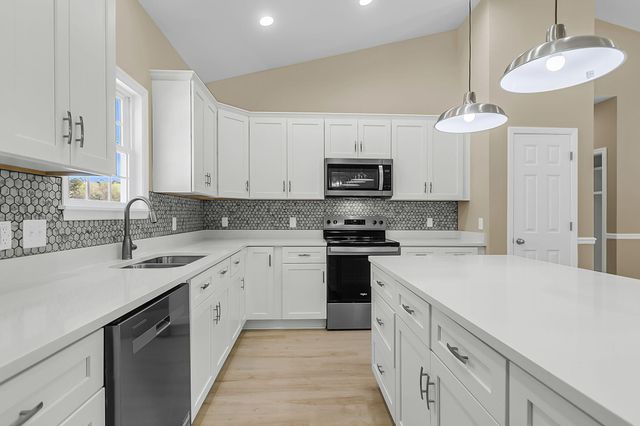 197 Dandelion Court, Round O, SC 29474