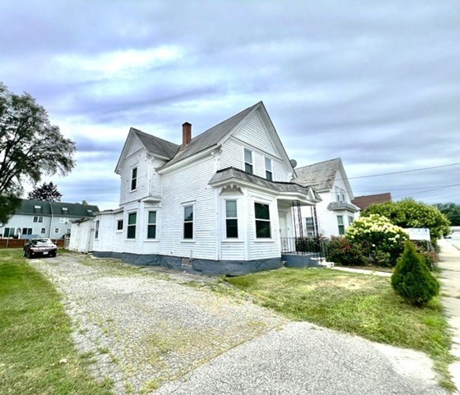 116 Midland Street, Lowell, MA 01851