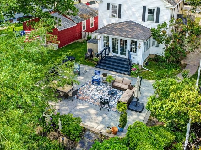8431 West Rivershore Drive, Niagara Falls, NY 14304