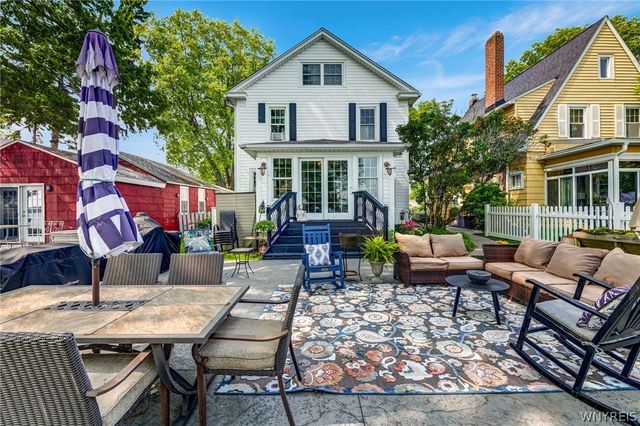 8431 West Rivershore Drive, Niagara Falls, NY 14304