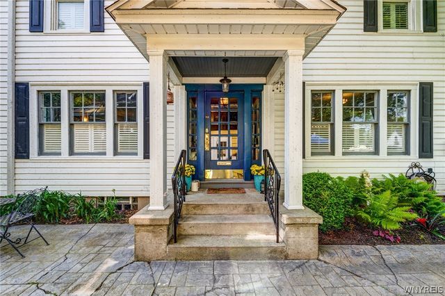8431 West Rivershore Drive, Niagara Falls, NY 14304