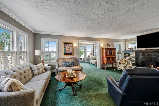 8431 West Rivershore Drive, Niagara Falls, NY 14304