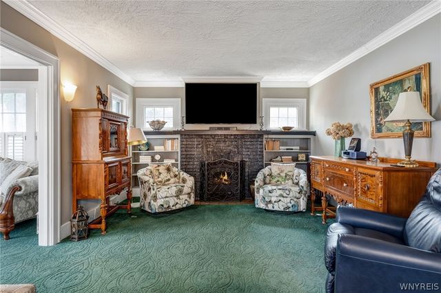 8431 West Rivershore Drive, Niagara Falls, NY 14304