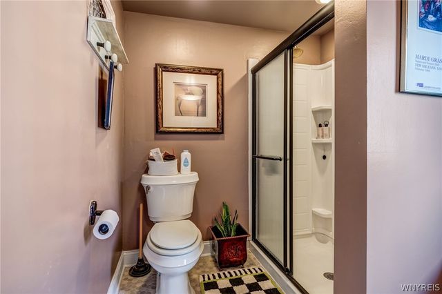 8431 West Rivershore Drive, Niagara Falls, NY 14304
