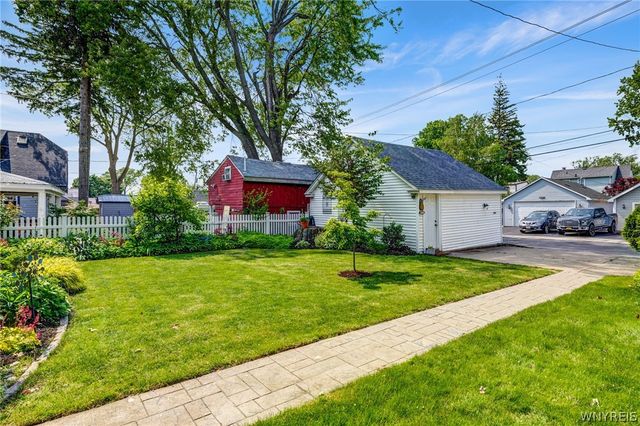 8431 West Rivershore Drive, Niagara Falls, NY 14304